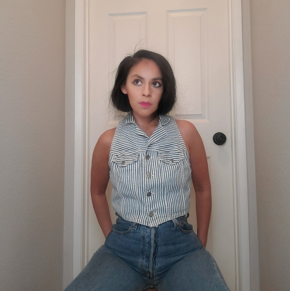 Vest - Picture 7 of 14